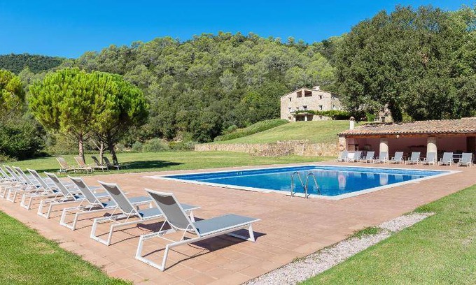 Ossinya Bed & Breakfast | Comfortable Bed and Breakfast for Up to 3 Guests