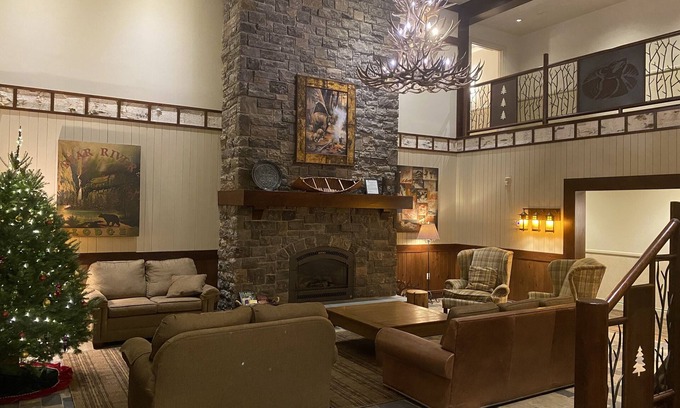Stratton Mountain Condo | Spacious 4BR Stratton Condo with Pool & Spa, Steps to Village