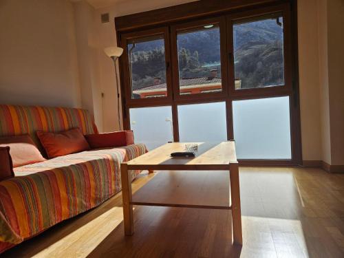 Arenas de Cabrales Apartment | Nature-Focused 24A03 Apartment in Arenas de Cabrales