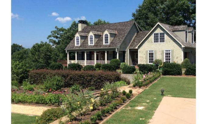 Dahlonega House | Scenic Retreat with Farm Animals & Creek Near Dahlonega
