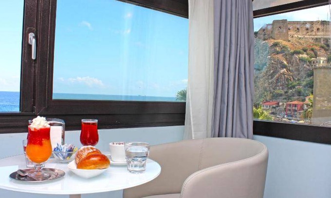 Scilla Bed & Breakfast | Cozy Bed and Breakfast with Kitchen & Pet-Friendly Options