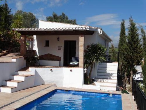 Cutar Bed & Breakfast | Cozy 5-Star Bed and Breakfast with Private Pool Access