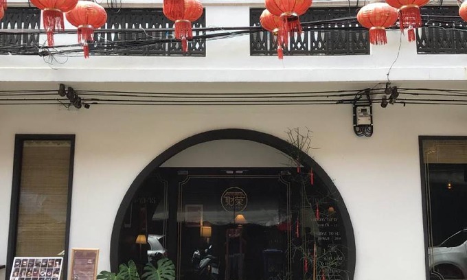 Talat Noi Hostel | Cozy 4-Star Hostel with Kitchen & Restaurant for Two