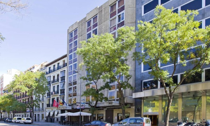 Almagro Apartment | Cozy 25 m² Serviced Apartment for Up to 127 Guests