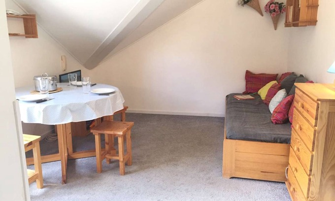 Risoul Apartment | Cozy Apartment Risoul: Pet-Friendly Studio for 4 Guests