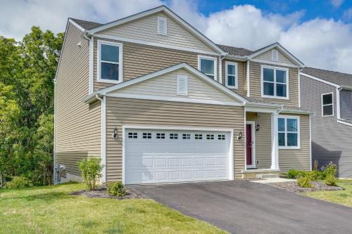 Johnstown House | Pet-Friendly Family Retreat Close to Columbus Attractions