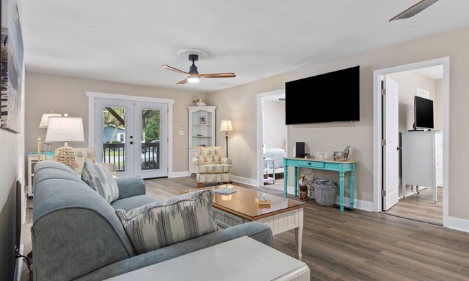 Garden City House | 25% Off New Reservations for Stays thru April '26!