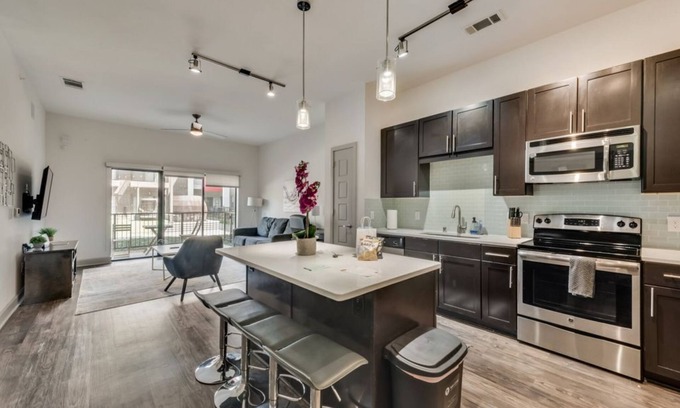 Dallas-Fort Worth Metroplex DFW Apartment | Discover PL081: Cozy 1BD Apt with Pool & Spa in Plano
