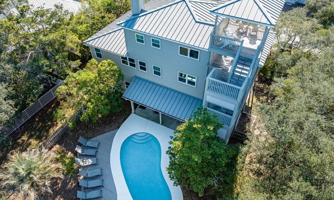 Gulf Trace House | Unwind at Breezeway: Oceanfront Views & Private Pool Oasis
