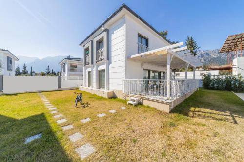 Goynuk Villa | Spacious Villa with Pool and Pet-Friendly Amenities