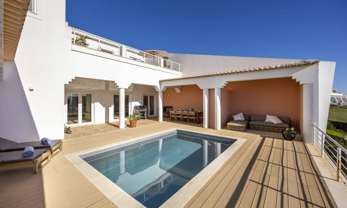 Aljezur Villa | 250 m² Villa ∙ 3 bedrooms ∙ 6 guests