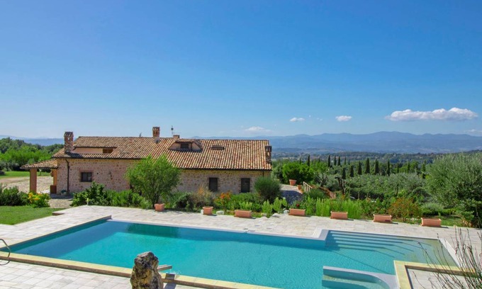 Massa Martana Villa | Spacious Villa with Private Pool for Up to 10 Guests