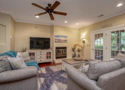 Seabrook Island House | Relax at 2502 Chateau by the Green with Pool Access