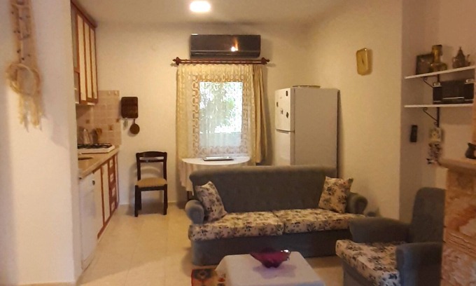 Turunc House | Beachside Retreat: Fully Furnished with Fast Wi-Fi