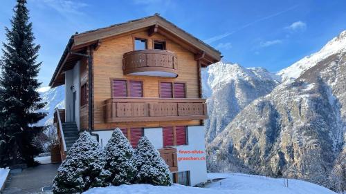 Graechen Apartment | Ideally Located Near Hannigalp with Scenic Mountain Views