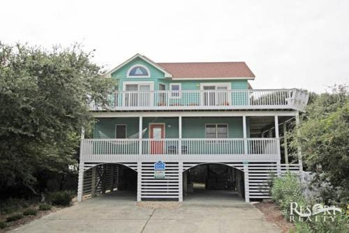Duck House | Top-Rated Duck Dunes: Pool, Hot Tub & Family-Friendly Fun