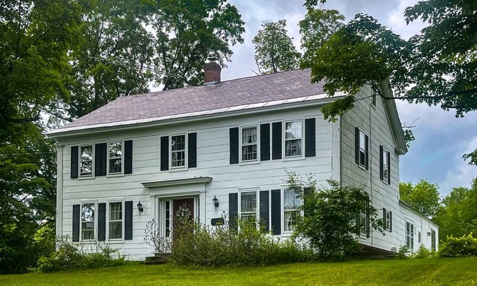 Poultney House | Spacious Family Retreat with 4 Bedrooms for Up to 8 Guests
