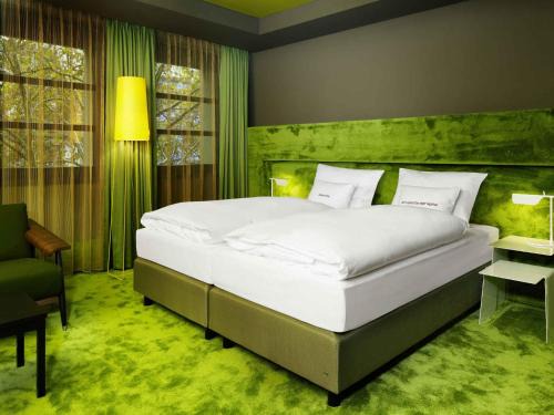 Ostend Hotel | Stylish 25hours Hotel The Goldman with Pet-Friendly Perks