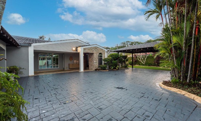 Petaling Jaya Villa | Discover 25P Bungalow Retreat with Pool & Mystical Garden