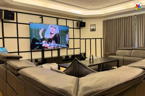 Country Heights Villa | 25P Muji Black & White Kajang Villa with 100" TV