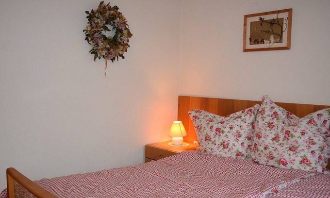 Kuhberg Apartment | Cozy Apartment for Two: Breakfast Included & Family-Friendly