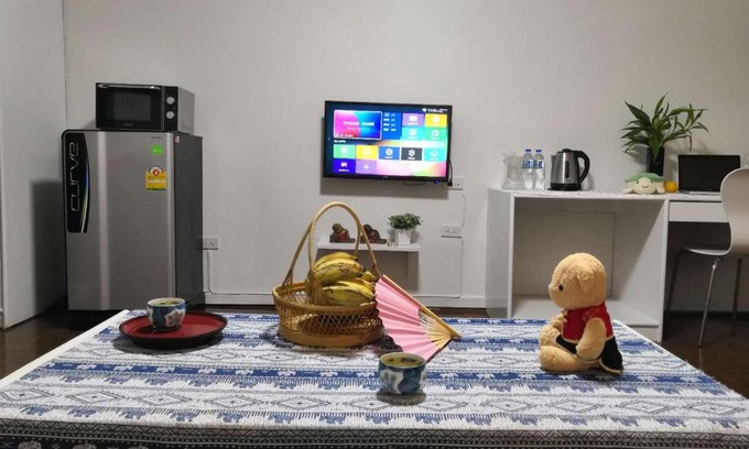 Wat Ket Apartment | Experience Nimman: Poolside Retreat Near Old City