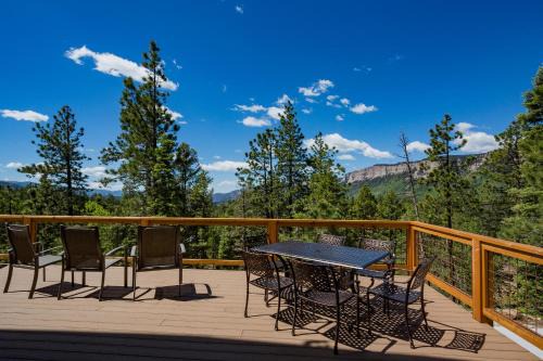 Columbine Lake House | Welcoming Stay at 26 Big Pine Trail - Pet and Child Friendly