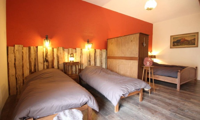 Saint-Germain-le-Rocheux Hotel | Pet-Friendly 5-Star Hotel for Up to 3 Guests