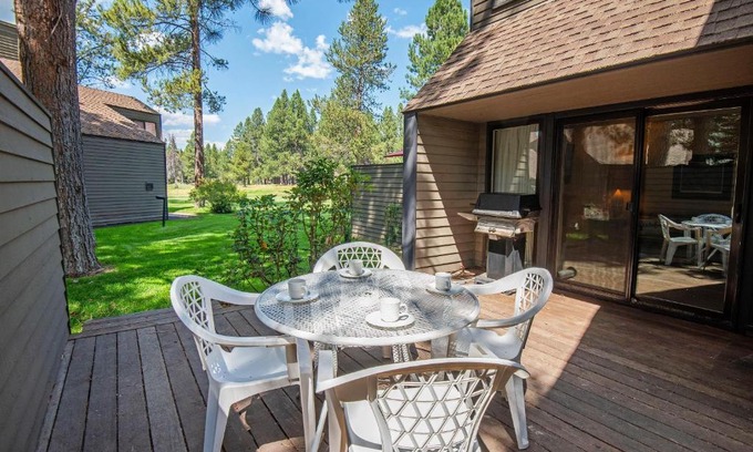 Overlook Park House | Inviting 26 Mountain View Lodge: Family-Friendly Getaway