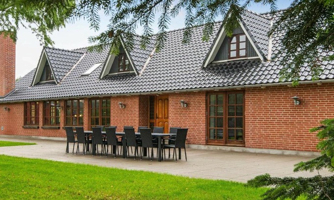 Nimtofte House | Pet-Friendly Holiday Home Nimtofte with Pool & Family Access