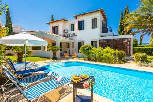 Latchi Villa | Spacious 4-Bedroom Villa with Pool for Up to 8 Guests