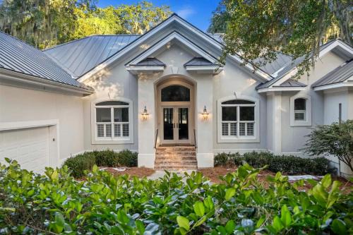 Seabrook Island House | Unforgettable Stay at 2611 High Hammock: Poolside Retreat