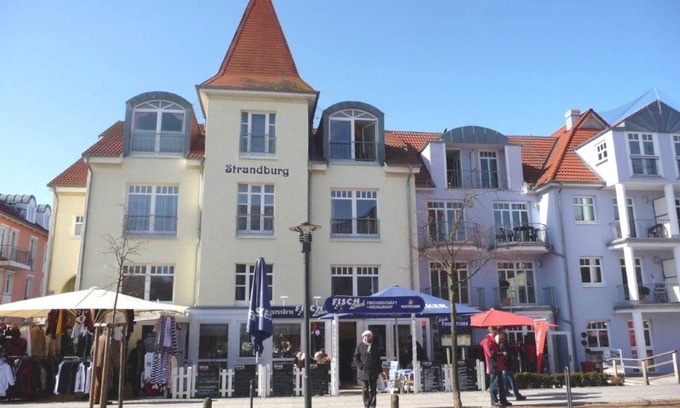 Kuhlungsborn Ost Apartment | Oceanfront 3-Room Apartment at Strandburg - Top Rated Stay