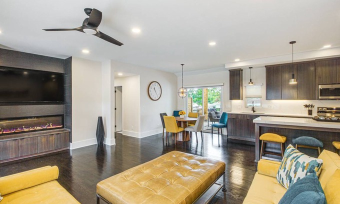 Lenexa House | 269 m² House ∙ 5 bedrooms ∙ 10 guests