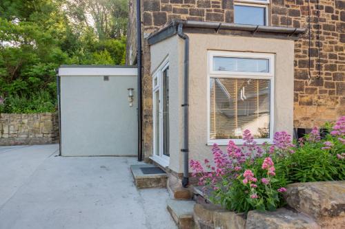 Brymbo House | Discover 27 Green Road: Pet-Friendly Family Retreat