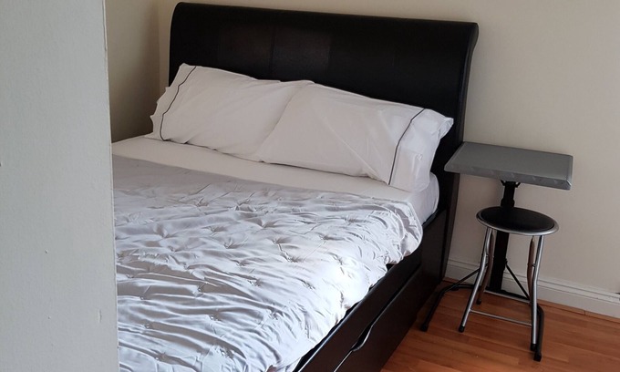 Manchester House | Inviting 27 Herne Street in Manchester: Your Ideal Retreat