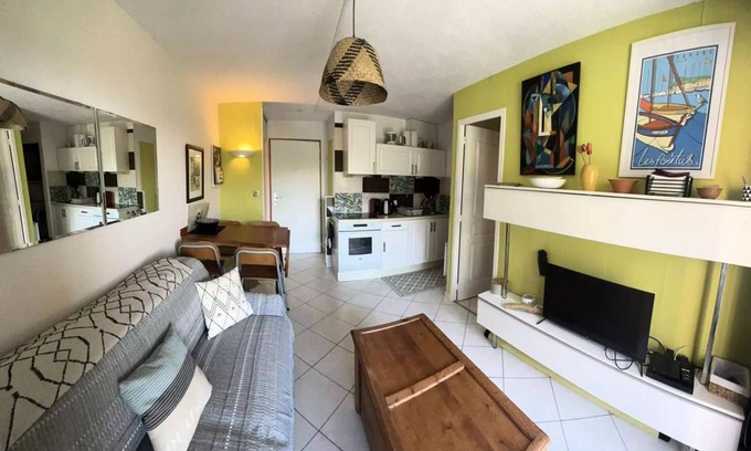Six-Fours-les-Plages Apartment | 27 m² Apartment ∙ 1 bedroom ∙ 4 guests