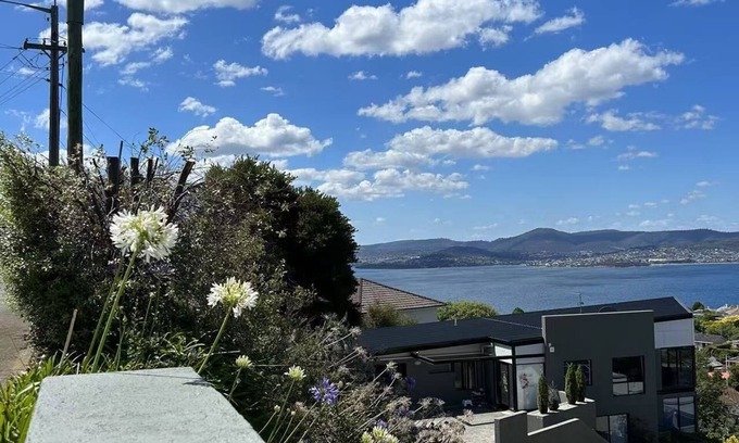 Sandy Bay House | 270° panoramic sea views luxury retreat in Sandy Bay 4bedrooms 2-8 Guests