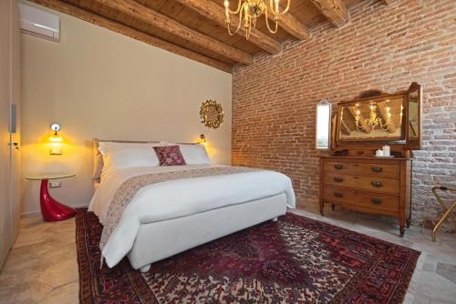 Rovigo House | Discover 28 Alla Rotonda: Guest Rated 9/10 Experience