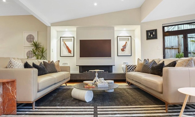 Freemans Bay House | Discover Elite Retreat Ponsonby: Deck and Parking Included