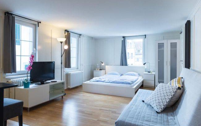Zug Apartment | Cozy 28 m² Apartment for Up to 4 Guests with Kitchen