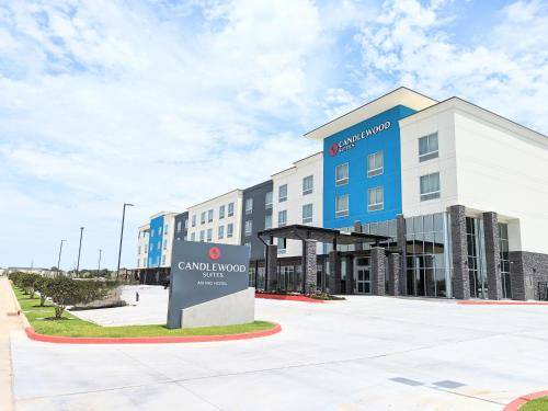 Jenks Hotel | Experience a 5-Star Stay with Pool and Pet-Friendly Perks