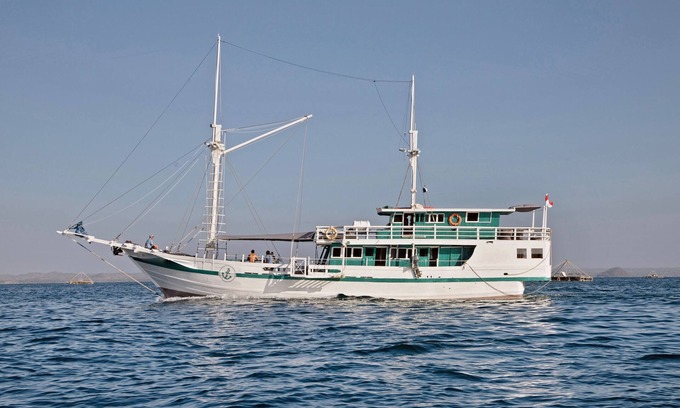 Labuan Bajo Boat Rental | Experience the 28 Meter Traditional Phinisi Boat Retreat