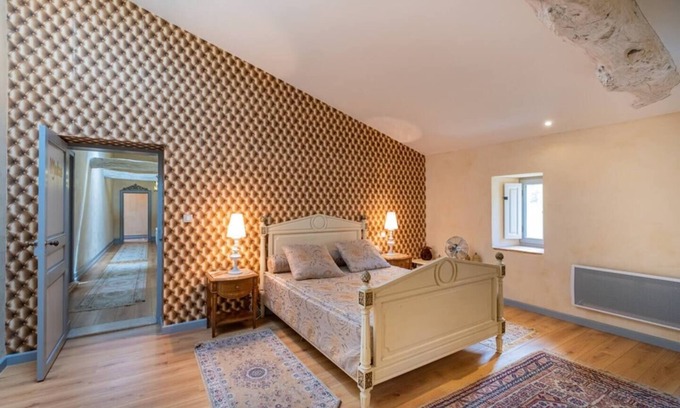 Saint-Pey-de-Castets Other | Experience 280 Years of History with Top-Rated Amenities