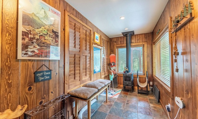 Valley of the Blue Cottage | Experience 281 Sally Circle: Family-Friendly Mountain Retreat