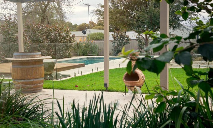 Tanunda House | Discover 29 Jane: A Family-Friendly Stay with Pool Access