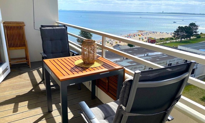 Sierksdorf Apartment | Beachfront Escape: Modern Baltic Sea View & Pool Access
