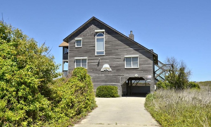 Duck House | Relaxing Oceanfront Retreat: Lighthouse by Resort Realty