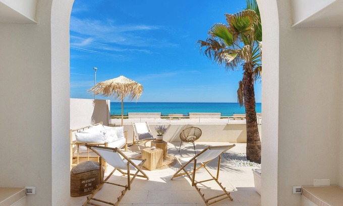 San Foca Apartment | Discover Palma Residence: Family-Friendly with Pool & Breakfast