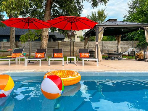 Brazos House | Steps from Silos: Heated Pool & Family-Friendly Stay